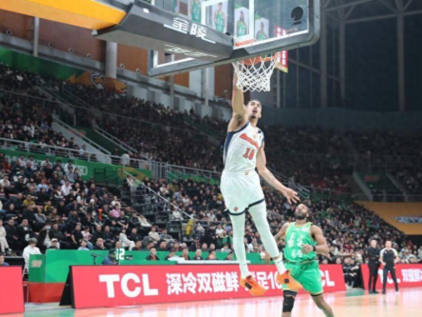 AG体育-酸死了，辽宁电台解说吐槽广东靠外援，官媒跟自媒体已经没区别了